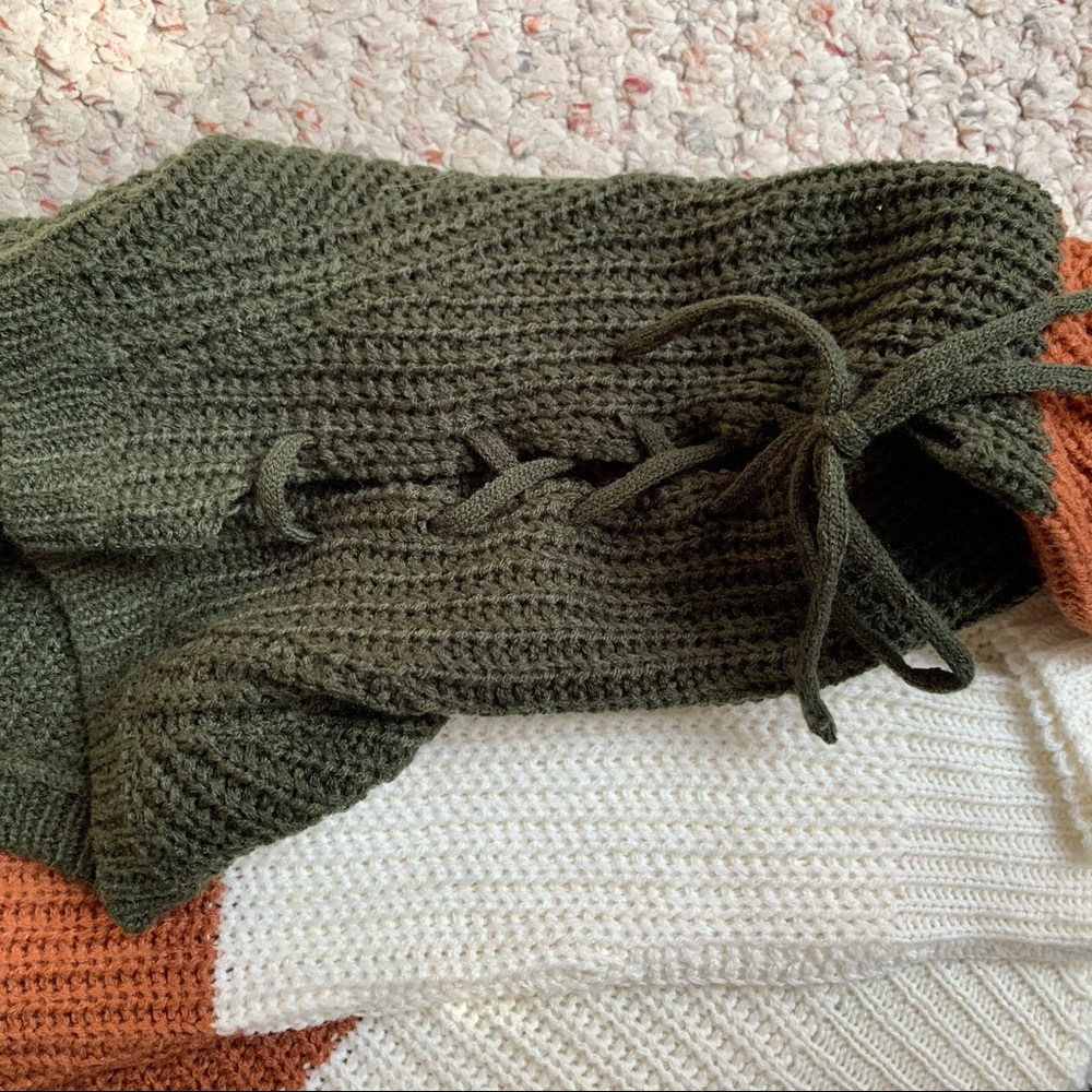 Cropped Sweater - Picture 3 of 3